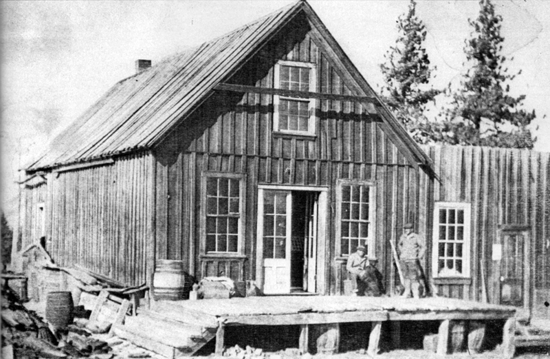 Mono Mills General Store